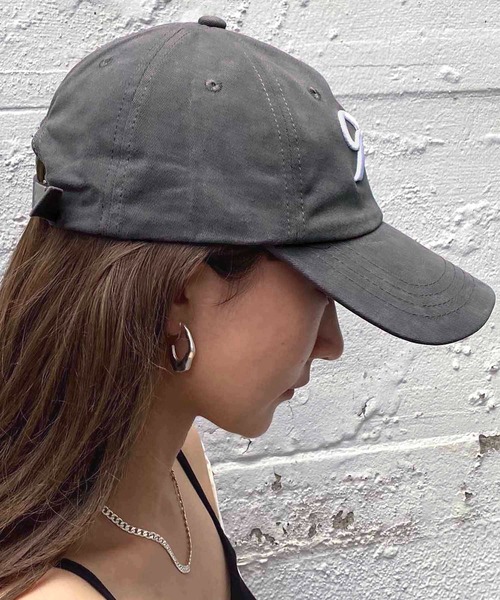 NANEA（ナネア）の「リボン刺繍キャップ（キャップ・レディース・ホワイト×ネイビー/ネイビー/ブラック×ホワイト/ピンク/ライトピンク/ブラック×ピンク/ホワイト×ピンク/ブルー/チャコールグレー・フリー）」の13枚目の写真