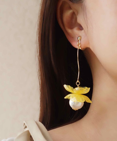 CERCA(チェルカ)の「jolie minette/フラワーパール ロング イヤリング(イヤリング・レディース・クリアイエロー/クリア/オリーブ/ブラウン系/ホワイト系/ブラック/アクア/ブルーパープル/ベージュ系/ピンク系/ラベンダー・FREE)」の19枚目の写真