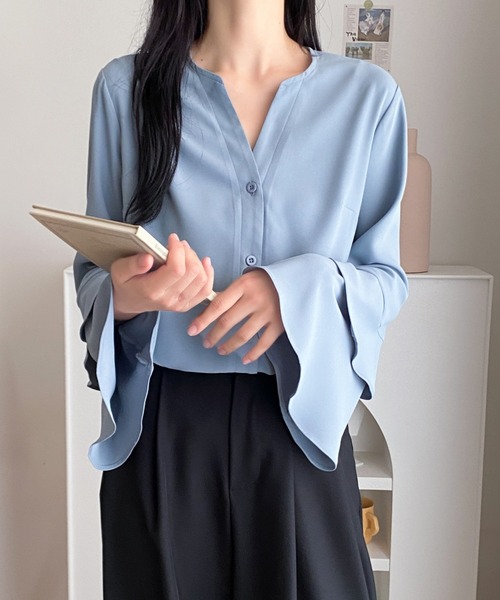 ABITOKYO（アビトーキョー）の「ダブルフレアスリーブキーネックシャツブラウス（シャツ/ブラウス・レディース・ホワイト/ブルー/ブラック・XL/L/M）」の3枚目の写真