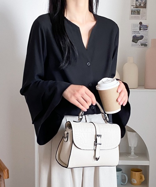 ABITOKYO（アビトーキョー）の「ダブルフレアスリーブキーネックシャツブラウス（シャツ/ブラウス・レディース・ホワイト/ブルー/ブラック・XL/L/M）」の9枚目の写真