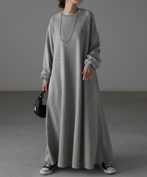 HUG.U（ハグユー）の「スウェットワンピ（ワンピース・レディース・ブラック/グレー/ブルー・FREE）」の9枚目の写真