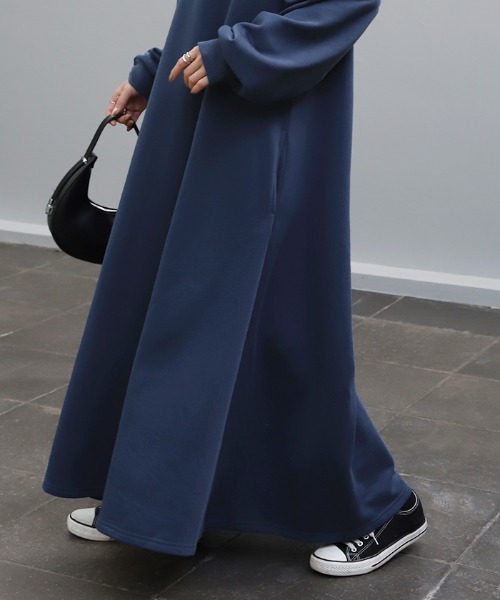 HUG.U（ハグユー）の「スウェットワンピ（ワンピース・レディース・ブラック/グレー/ブルー・FREE）」の15枚目の写真