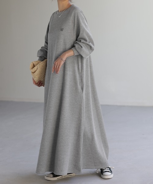 HUG.U（ハグユー）の「スウェットワンピ（ワンピース・レディース・ブラック/グレー/ブルー・FREE）」の8枚目の写真