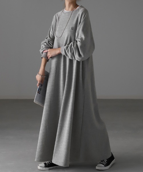 HUG.U（ハグユー）の「スウェットワンピ（ワンピース・レディース・ブラック/グレー/ブルー・FREE）」の11枚目の写真