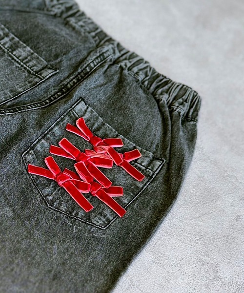 CALMIA（カルミア）の「リボンいっぱいデニムパンツ（デニムパンツ・キッズ・ライトブルー/ブラック・80/90/100/110/120/130/140/150）」の12枚目の写真