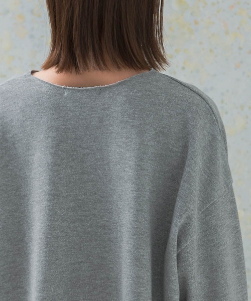 URBAN RESEARCH ROSSO WOMEN(アーバンリサーチ ロッソ)の「ラメVネックプルオーバー(Tシャツ/カットソー・レディース・グレー/オフホワイト・FREE)」の11枚目の写真