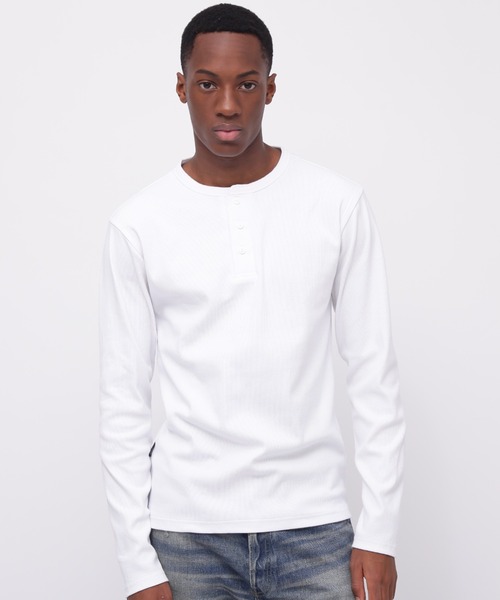 AVIREX(アヴィレックス)の「《DAILY/デイリー》RIB LONGSLEEVE HENLEY NECK T-SHIRT / リブ 長袖 ヘンリーネック Tシャツ デイリーウェア / AVIREX / アヴィレックス(Tシャツ/カットソー・メンズ・ロイヤルブルー/チャコール/ホワイト/ブラック/グレー・X-LARGE/SMALL/MEDIUM/LARGE)」の2枚目の写真