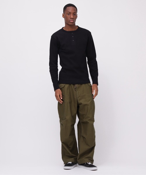 AVIREX(アヴィレックス)の「《DAILY/デイリー》RIB LONGSLEEVE HENLEY NECK T-SHIRT / リブ 長袖 ヘンリーネック Tシャツ デイリーウェア / AVIREX / アヴィレックス(Tシャツ/カットソー・メンズ・ロイヤルブルー/チャコール/ホワイト/ブラック/グレー・X-LARGE/SMALL/MEDIUM/LARGE)」の13枚目の写真