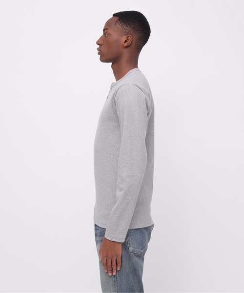 AVIREX(アヴィレックス)の「《DAILY/デイリー》RIB LONGSLEEVE HENLEY NECK T-SHIRT / リブ 長袖 ヘンリーネック Tシャツ デイリーウェア / AVIREX / アヴィレックス(Tシャツ/カットソー・メンズ・ロイヤルブルー/チャコール/ホワイト/ブラック/グレー・X-LARGE/SMALL/MEDIUM/LARGE)」の18枚目の写真