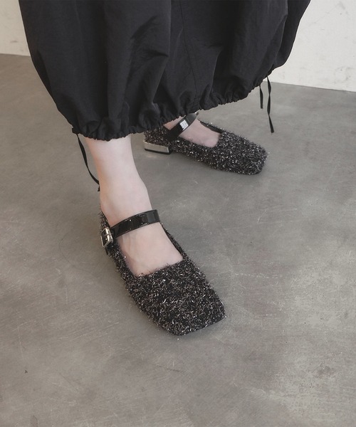 Daniella&GEMMA(ダニエラアンドジェマ)の「メタリックフィルムストラップパンプス(バレエシューズ・レディース・シルバー/ゴールド・35/36/37/38/39)」の2枚目の写真