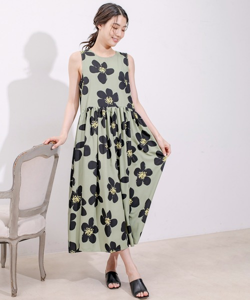 Jayro（ジャイロ）の「イラストフラワー柄ノースリーブワンピース　C38 830A（ワンピース・レディース・ブラック/グリーン・FREE）」の2枚目の写真