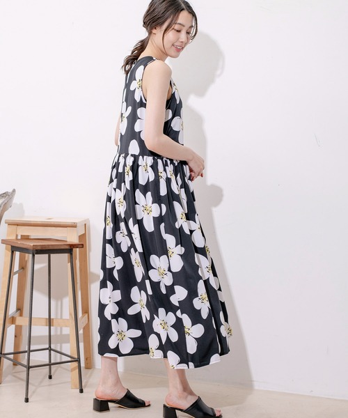 Jayro（ジャイロ）の「イラストフラワー柄ノースリーブワンピース　C38 830A（ワンピース・レディース・ブラック/グリーン・FREE）」の7枚目の写真