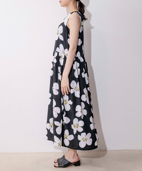 Jayro（ジャイロ）の「イラストフラワー柄ノースリーブワンピース　C38 830A（ワンピース・レディース・ブラック/グリーン・FREE）」の16枚目の写真