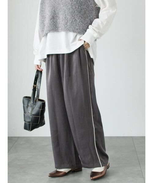 Lugnoncure(ルノンキュール)の「サテンラインパンツ(その他パンツ・レディース・グレー/ブラウン/ブラック・F)」の3枚目の写真