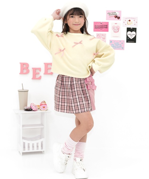 Bee des Bee(ビーデスビー)の「クロップド丈フリース地トレーナー(スウェット・キッズ・ブラック/アイボリー/ライトブルー/ライトグレー・100cm/110cm/120cm/130cm/140cm/150cm)」の20枚目の写真
