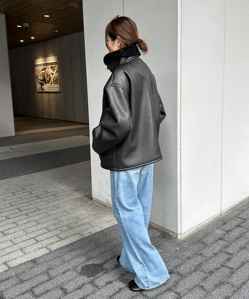 JOURNAL STANDARD(ジャーナルスタンダード)の「フェイクレザーボアブルゾン(ライダースジャケット・レディース・ブラウン/ブラック・FREE)」の7枚目の写真