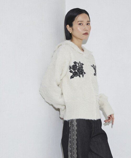 Firsthand(ファーストハンド)の「Firsthand/ファーストハンド ローズ刺繍シャギーニットカーディガン(カーディガン/ボレロ・レディース・オフホワイト/チャコールグレー/サックスブルー・FREE)」の20枚目の写真