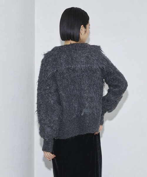 Firsthand(ファーストハンド)の「Firsthand/ファーストハンド ローズ刺繍シャギーニットカーディガン(カーディガン/ボレロ・レディース・オフホワイト/チャコールグレー/サックスブルー・FREE)」の13枚目の写真