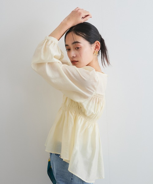 VIS(ビス)の「【洗える】シャーリングブラウス(シャツ/ブラウス・レディース・ネイビー/ホワイト/クリーム・FREE)」の10枚目の写真