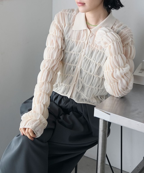 forksy.(フォルクシー)の「【forksy.】シャーリング 襟付き シアーニット カーディガン(シャツ/ブラウス・レディース・チャコール/アイボリー/オリーブ・FREE)」の8枚目の写真