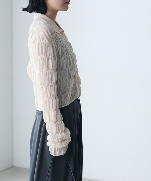 forksy.(フォルクシー)の「【forksy.】シャーリング 襟付き シアーニット カーディガン(シャツ/ブラウス・レディース・チャコール/アイボリー/オリーブ・FREE)」の13枚目の写真