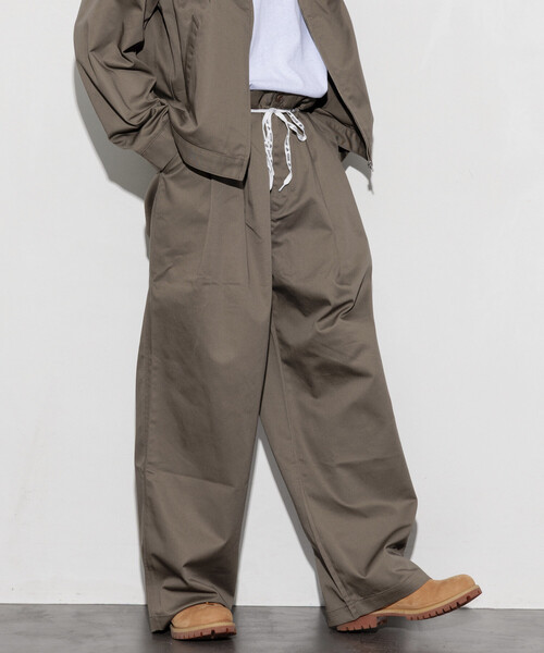RED KAP（レッドキャップ）の「RED KAP/レッドキャップ 別注 SMU PT-38 2TUCK BAGGY WIDE TWILL PANTS/バギーパンツ/ワイドフィット（チノパンツ・メンズ・チャコールグレー/ブラック/ベージュ/ブラウン/オリーブ・LARGE/MEDIUM）」の8枚目の写真