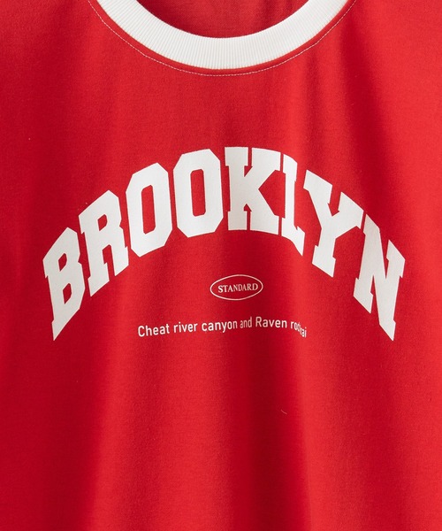 ROOPTOKYO(ループトウキョウ)の「BROOKLYN Arch Logo Print Sweatshirt / BROOKLYN アーチロゴプリント スウェット(スウェット・レディース・レッド/グレー/ネイビー・FREE)」の4枚目の写真
