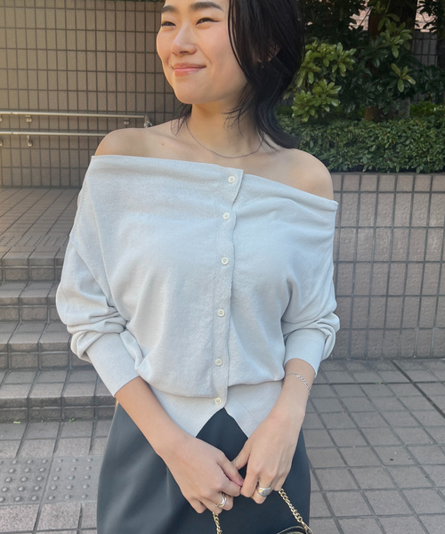Rouge vif（ルージュヴィフ）の「オフショルダー2WAYカーディガン（カーディガン/ボレロ・レディース・ラベンダー/ライトグレー/チャコールグレー・フリー）」の15枚目の写真