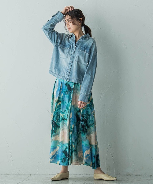 MAYSON GREY(メイソングレイ)の「デニムクロップドシャツ≪洗濯機で洗える≫(シャツ/ブラウス・レディース・ネイビー/ブルー・M)」の11枚目の写真