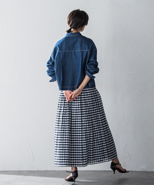 MAYSON GREY(メイソングレイ)の「デニムクロップドシャツ≪洗濯機で洗える≫(シャツ/ブラウス・レディース・ネイビー/ブルー・M)」の18枚目の写真
