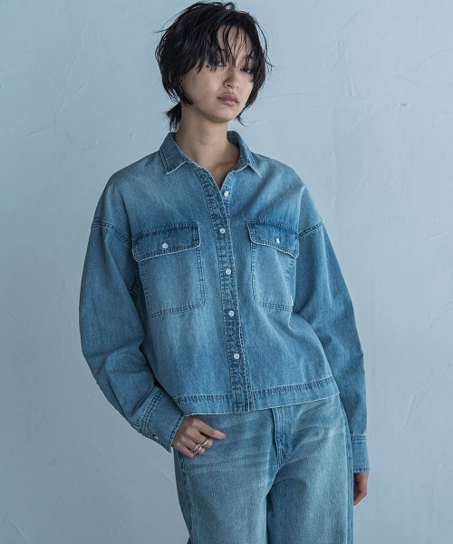 MAYSON GREY(メイソングレイ)の「デニムクロップドシャツ≪洗濯機で洗える≫(シャツ/ブラウス・レディース・ネイビー/ブルー・M)」の16枚目の写真