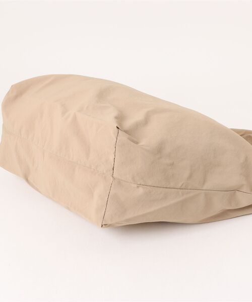 TONE SELECT GOODS（トーンセレクトグッズ）の「urbanfemine./大容量ショルダーバッグ U7437（ショルダーバッグ・レディース・ベージュ/グリーン/ピンク/ホワイト/ブラック・FREE）」の18枚目の写真