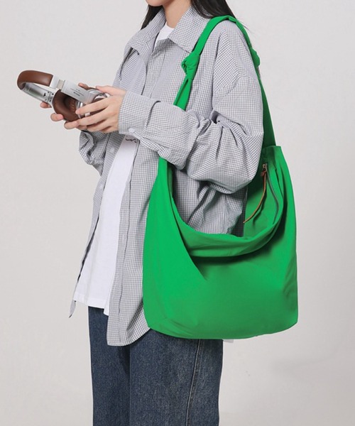 TONE SELECT GOODS（トーンセレクトグッズ）の「urbanfemine./大容量ショルダーバッグ U7437（ショルダーバッグ・レディース・ベージュ/グリーン/ピンク/ホワイト/ブラック・FREE）」の7枚目の写真