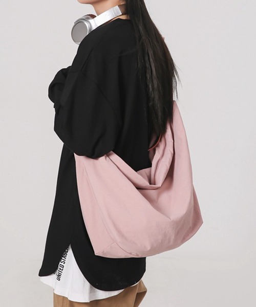 TONE SELECT GOODS（トーンセレクトグッズ）の「urbanfemine./大容量ショルダーバッグ U7437（ショルダーバッグ・レディース・ベージュ/グリーン/ピンク/ホワイト/ブラック・FREE）」の9枚目の写真