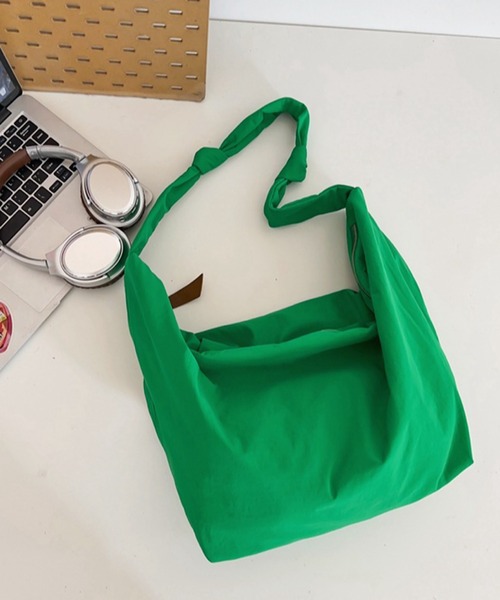 TONE SELECT GOODS（トーンセレクトグッズ）の「urbanfemine./大容量ショルダーバッグ U7437（ショルダーバッグ・レディース・ベージュ/グリーン/ピンク/ホワイト/ブラック・FREE）」の10枚目の写真