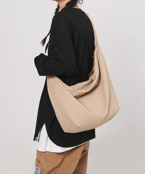 TONE SELECT GOODS（トーンセレクトグッズ）の「urbanfemine./大容量ショルダーバッグ U7437（ショルダーバッグ・レディース・ベージュ/グリーン/ピンク/ホワイト/ブラック・FREE）」の14枚目の写真