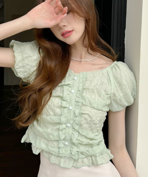 Ada.(エイダ)の「2WAY ボタンデザイン ふんわり パフリーブ ブラウス(シャツ/ブラウス・レディース・ブラック/アイボリー/グリーン/ライトブルー/ホワイト/ブラウン/ライトピンク・M/L)」の1枚目の写真