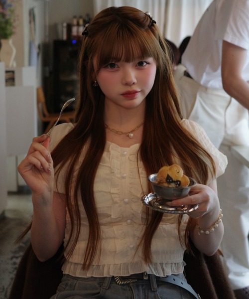 Ada.（エイダ）の「2WAY ボタンデザイン ふんわり フリル  パフスリーブ ブラウス（シャツ/ブラウス・レディース・ブラック/アイボリー/グリーン/ライトブルー/ホワイト/ブラウン/ライトピンク/イエロー・M/L）」の20枚目の写真