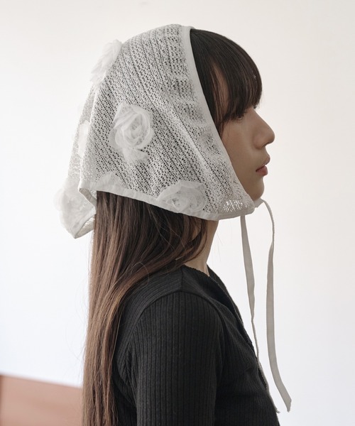 UNE MANSION(ユヌマンション)の「サマーシースルーフラワーヘアーカチープスカーフ(ハット・レディース・ブラック/ホワイト・ONE SIZE)」の1枚目の写真