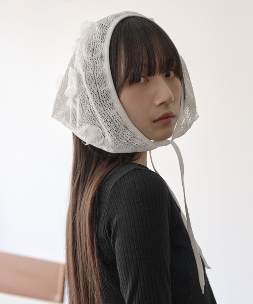 UNE MANSION(ユヌマンション)の「サマーシースルーフラワーヘアーカチープスカーフ(ハット・レディース・ブラック/ホワイト・ONE SIZE)」の6枚目の写真