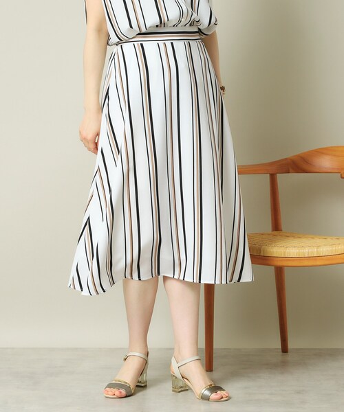 ITS'DEMO(イッツデモ)の「【UVケア/吸水速乾/洗濯機OK】麻調合繊スカート<ラク服シリーズ>(スカート・レディース・ネイビー系2/サックスブルー/ホワイト系5/ナチュラル/ブルー・00)」の2枚目の写真