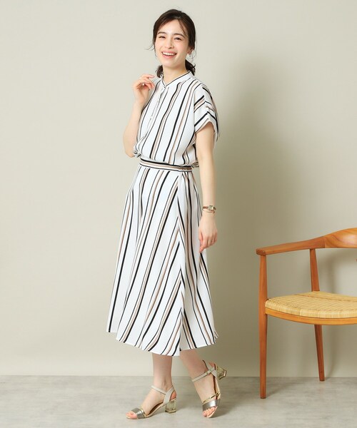 ITS'DEMO(イッツデモ)の「【UVケア/吸水速乾/洗濯機OK】麻調合繊スカート<ラク服シリーズ>(スカート・レディース・ネイビー系2/サックスブルー/ホワイト系5/ナチュラル/ブルー・00)」の22枚目の写真