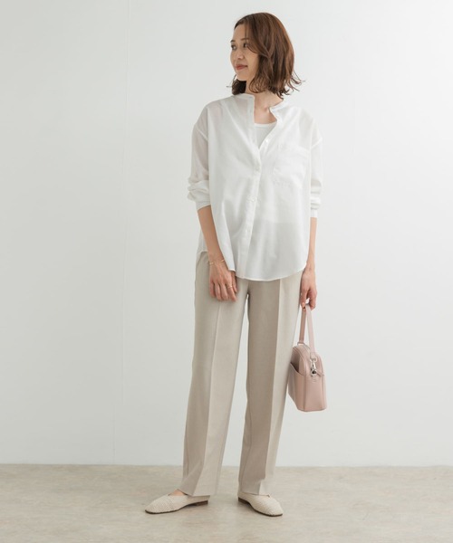 URBAN RESEARCH DOORS（アーバンリサーチドアーズ）の「『UR TECH DRYLUXE』センタープレスストレートパンツ（その他パンツ・レディース・ベージュ/チャコールグレー・SMALL/MEDIUM）」の3枚目の写真