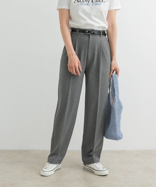 URBAN RESEARCH DOORS（アーバンリサーチドアーズ）の「『UR TECH DRYLUXE』センタープレスストレートパンツ（その他パンツ・レディース・ベージュ/チャコールグレー・SMALL/MEDIUM）」の4枚目の写真