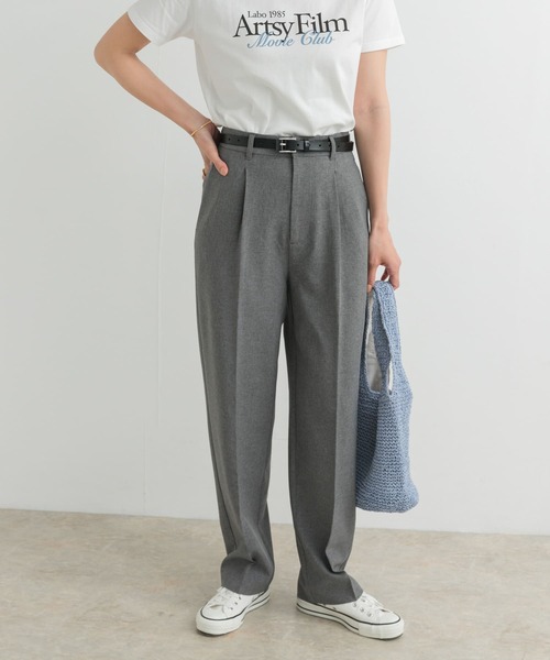 URBAN RESEARCH DOORS（アーバンリサーチドアーズ）の「『UR TECH DRYLUXE』センタープレスストレートパンツ（その他パンツ・レディース・ベージュ/チャコールグレー・SMALL/MEDIUM）」の11枚目の写真