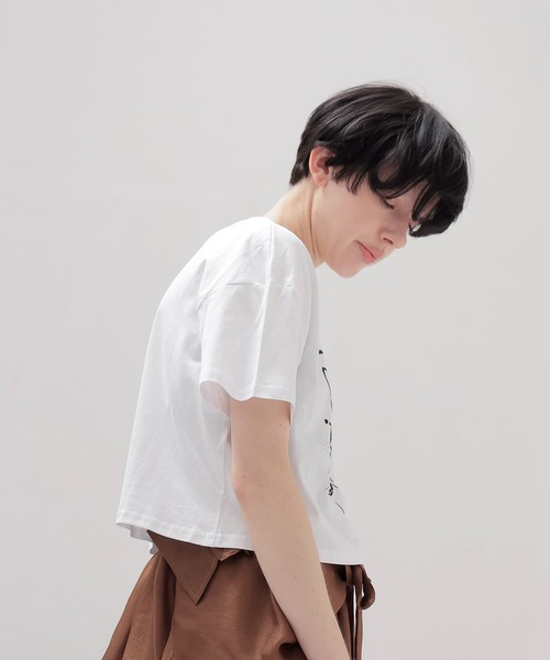 BLACK SCORE（ブラックスコア）の「BLACK SCORE × DRESSLAVE / 20th bell cat tee(アニバーサリー ベルキャットミドリフ丈Tシャツ BSMCC UNISEX T SHIRT)（Tシャツ/カットソー・レディース・ホワイト/ベージュ・38）」の3枚目の写真