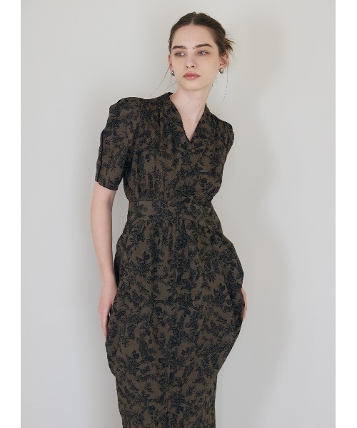 COEL（コエル）の「フロントボタンドレープワンピース（ワンピース・レディース・ブラック/ブラウン/ブルー・36/38）」の11枚目の写真