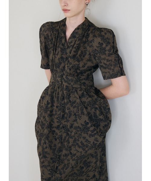 COEL（コエル）の「フロントボタンドレープワンピース（ワンピース・レディース・ブラック/ブラウン/ブルー・36/38）」の13枚目の写真