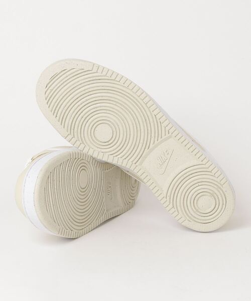 NIKE(ナイキ)の「ナイキ NIKE ナイキ コート ビジョン LO(スニーカー・メンズ・ベージュ・25.0cm/25.5cm/26.0cm/26.5cm/27.0cm/27.5cm/28.0cm)」の3枚目の写真
