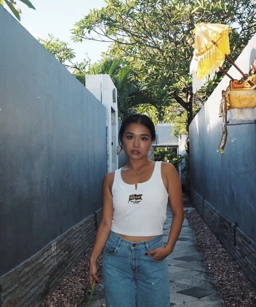 RVCA（ルーカ）の「RVCA レディース ONSHORE RIBBED TT タンクトップ 【2025年夏モデル】/ルーカカップ付きクロップド丈リブタンクトップ（タンクトップ・レディース・ブラック/ピンク系その他/ホワイト・SMALL/MEDIUM）」の2枚目の写真